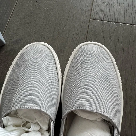 Thom Browne Women’s Grosgrain-trimmed canvas sneakers - Picture 3 of 8